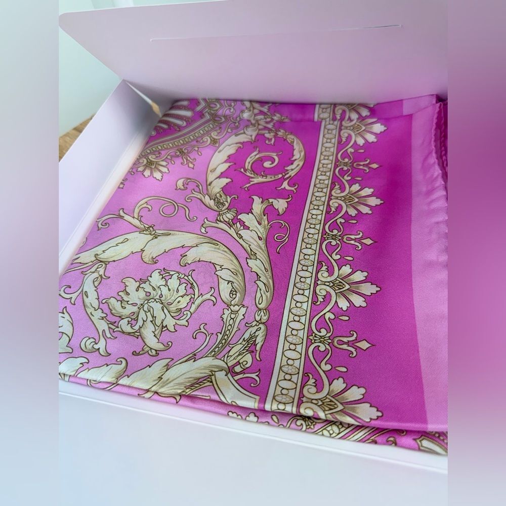 New In Box ✨ VERSACE Pink / Gold Medusa Silk Scarf Twilly